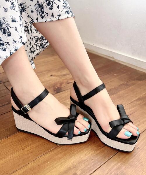 INGNI(イング)の「リボンサンダル(サンダル・レディース・アイボリー/ブラック・L/M)」の1枚目の写真