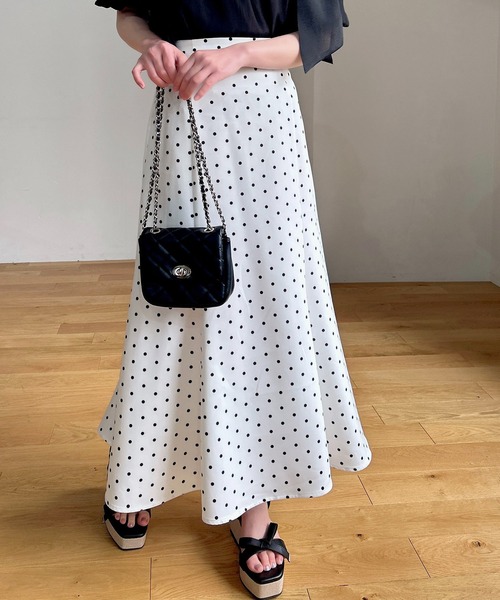 INGNI(イング)の「リボンサンダル(サンダル・レディース・アイボリー/ブラック・L/M)」の9枚目の写真