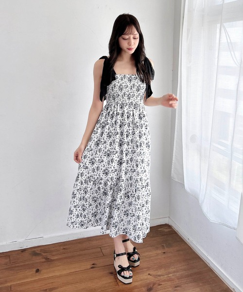 INGNI(イング)の「リボンサンダル(サンダル・レディース・アイボリー/ブラック・L/M)」の8枚目の写真