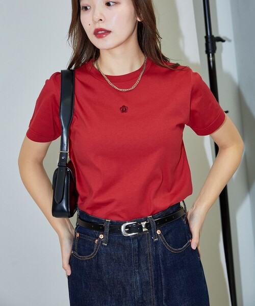 PUBLUX（パブリュクス）の「MARY QUANT × PUBLUX/マリークワント ワンポイント 刺繍 ロゴTシャツ　限定展開（Tシャツ/カットソー・レディース・ブラック/その他/チャコールグレー/オフホワイト/レッド・ﾌﾘ-）」の6枚目の写真