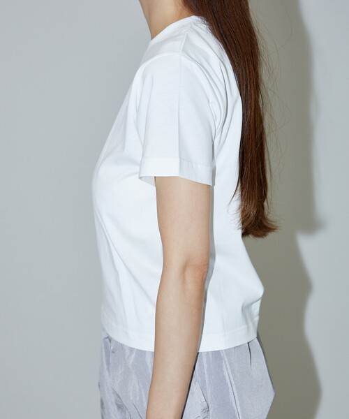 PUBLUX（パブリュクス）の「MARY QUANT × PUBLUX/マリークワント ワンポイント 刺繍 ロゴTシャツ　限定展開（Tシャツ/カットソー・レディース・ブラック/その他/チャコールグレー/オフホワイト/レッド・ﾌﾘ-）」の17枚目の写真