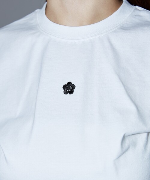 PUBLUX（パブリュクス）の「MARY QUANT × PUBLUX/マリークワント ワンポイント 刺繍 ロゴTシャツ　限定展開（Tシャツ/カットソー・レディース・ブラック/その他/チャコールグレー/オフホワイト/レッド・ﾌﾘ-）」の19枚目の写真