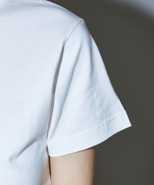 PUBLUX（パブリュクス）の「MARY QUANT × PUBLUX/マリークワント ワンポイント 刺繍 ロゴTシャツ　限定展開（Tシャツ/カットソー・レディース・ブラック/その他/チャコールグレー/オフホワイト/レッド・ﾌﾘ-）」の20枚目の写真