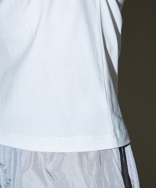 PUBLUX（パブリュクス）の「MARY QUANT × PUBLUX/マリークワント ワンポイント 刺繍 ロゴTシャツ　限定展開（Tシャツ/カットソー・レディース・ブラック/その他/チャコールグレー/オフホワイト/レッド・ﾌﾘ-）」の21枚目の写真