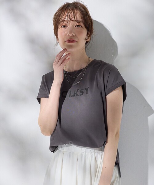 ANY(エニィ)の「グリッタープリントロゴTシャツ(Tシャツ/カットソー・レディース・グレー系/アイボリー系/ベージュ系・4)」の2枚目の写真