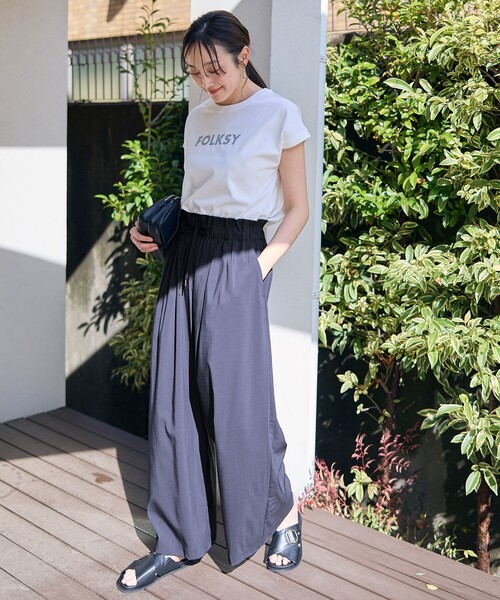 ANY(エニィ)の「グリッタープリントロゴTシャツ(Tシャツ/カットソー・レディース・グレー系/アイボリー系/ベージュ系・4)」の7枚目の写真