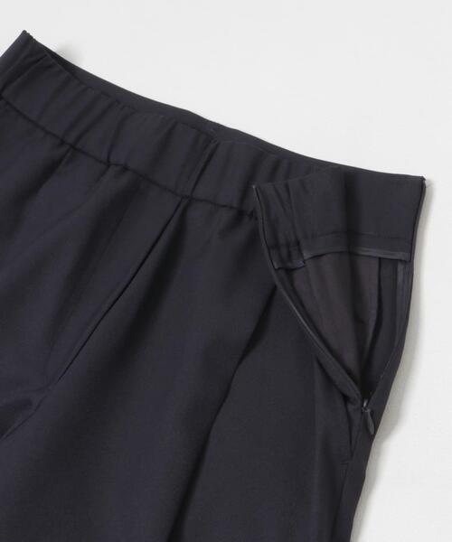 URBAN RESEARCH（アーバンリサーチ）の「『イージーケア』ワイドギャザースラックス（その他パンツ・レディース・チャコールグレー/ネイビー・36/38/40）」の20枚目の写真