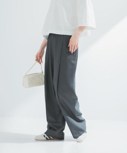 URBAN RESEARCH（アーバンリサーチ）の「『イージーケア』ワイドギャザースラックス（その他パンツ・レディース・チャコールグレー/ネイビー・36/38/40）」の14枚目の写真