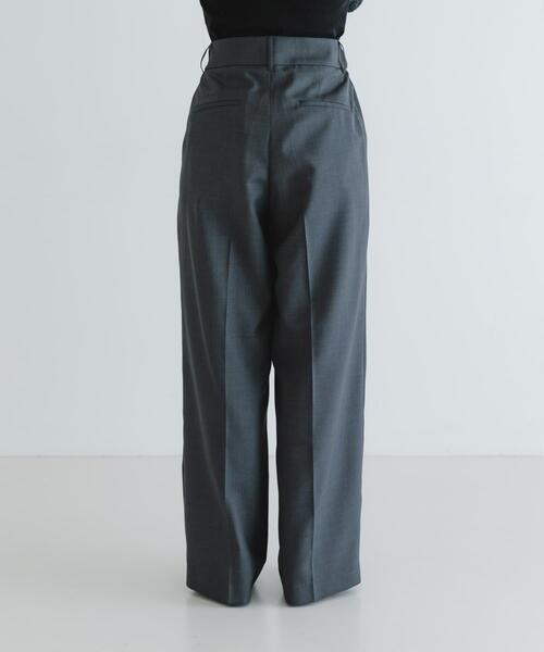 URBAN RESEARCH（アーバンリサーチ）の「『イージーケア』ワイドギャザースラックス（その他パンツ・レディース・チャコールグレー/ネイビー・36/38/40）」の5枚目の写真