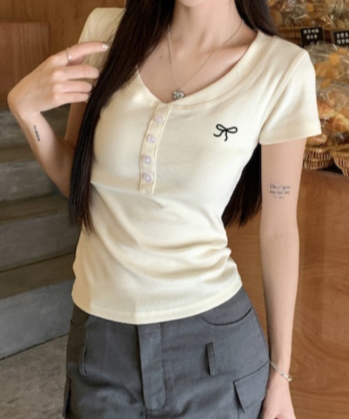 SHEPP(シープ)の「ワンポイント リボン刺繍 ヘンリーネック半袖Tシャツ(Tシャツ/カットソー・レディース・ネイビー/ホワイト/アイボリー/サックスブルー・M)」の18枚目の写真