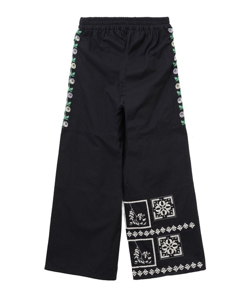 ROSE BUD(ローズバッド)の「FLOWER EMBROIDARY EASY PANTS(その他パンツ・レディース・ブラック/ホワイト・ONE SIZE)」の5枚目の写真
