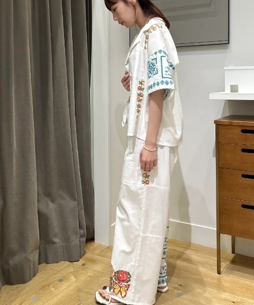 ROSE BUD(ローズバッド)の「FLOWER EMBROIDARY EASY PANTS(その他パンツ・レディース・ブラック/ホワイト・ONE SIZE)」の12枚目の写真