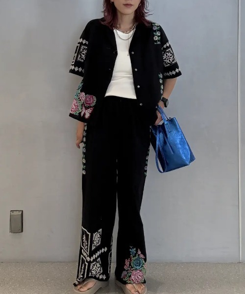 ROSE BUD(ローズバッド)の「FLOWER EMBROIDARY EASY PANTS(その他パンツ・レディース・ブラック/ホワイト・ONE SIZE)」の9枚目の写真