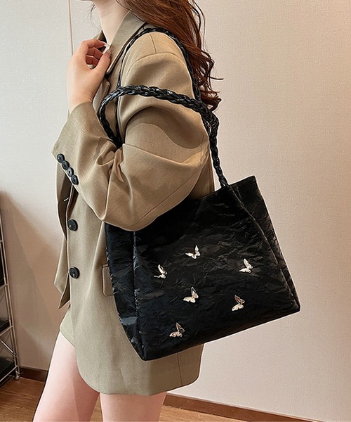 aimoha(アイモハ)の「蝶々モチーフショルダートートバッグ(ショルダーバッグ・レディース・ブラック/シルバー/ブルー/ホワイト・FREE)」の2枚目の写真