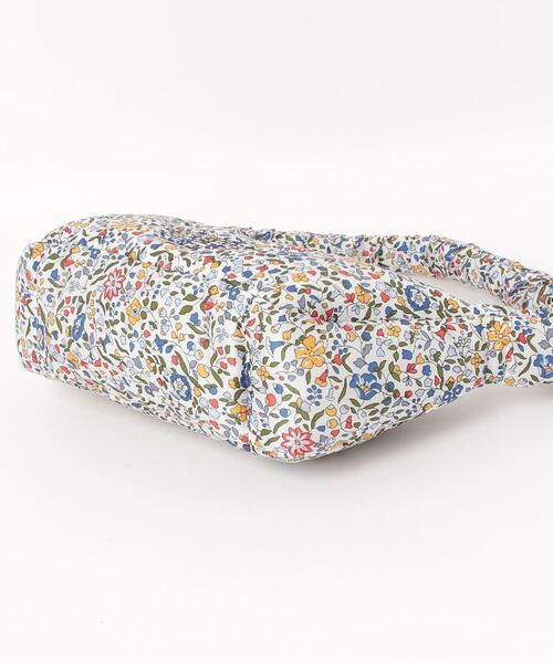 adidas（アディダス）の「adidas Originals × Liberty London スモール ショルダーバッグ / アディダスオリジナルス adidas Originals（ショルダーバッグ・レディース・ホワイト系その他・FREE）」の4枚目の写真