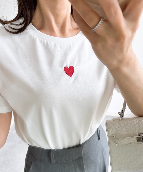 ストライプ Tシャツ 赤いハート刺繍 REDValentino｜ハート刺繍ストライプコットンシャツ