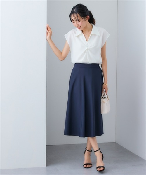 7days Life Styling(セブンデイズライフスタイリング)の「ストレッチスキッパーカラーねじりフレンチスリーブブラウス とろみシリーズ(シャツ/ブラウス・レディース・オフホワイト/ブラック/モカ・M/L/LL)」の4枚目の写真