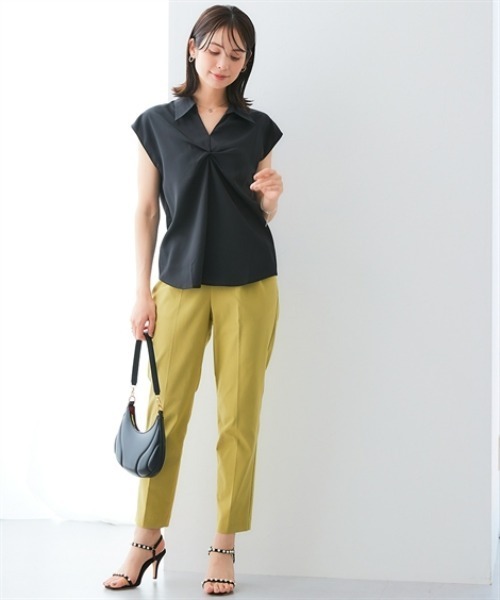 7days Life Styling(セブンデイズライフスタイリング)の「ストレッチスキッパーカラーねじりフレンチスリーブブラウス とろみシリーズ(シャツ/ブラウス・レディース・オフホワイト/ブラック/モカ・M/L/LL)」の6枚目の写真