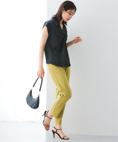 7days Life Styling(セブンデイズライフスタイリング)の「ストレッチスキッパーカラーねじりフレンチスリーブブラウス とろみシリーズ(シャツ/ブラウス・レディース・オフホワイト/ブラック/モカ・M/L/LL)」の7枚目の写真