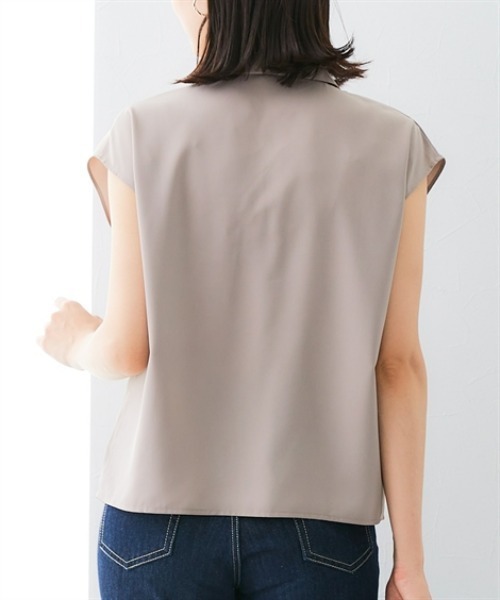 7days Life Styling(セブンデイズライフスタイリング)の「ストレッチスキッパーカラーねじりフレンチスリーブブラウス とろみシリーズ(シャツ/ブラウス・レディース・オフホワイト/ブラック/モカ・M/L/LL)」の11枚目の写真