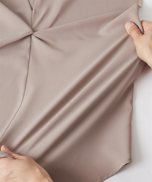 7days Life Styling(セブンデイズライフスタイリング)の「ストレッチスキッパーカラーねじりフレンチスリーブブラウス とろみシリーズ(シャツ/ブラウス・レディース・オフホワイト/ブラック/モカ・M/L/LL)」の14枚目の写真