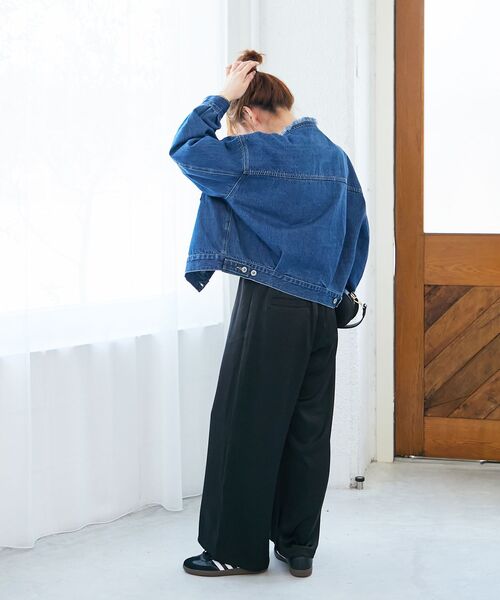 le.coeur blanc（ルクールブラン）の「ノーカラーデニムジャケット（ノーカラージャケット・レディース・ブラック/ブルー・38）」の12枚目の写真