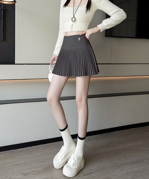 Silly(シリー)の「細プリーツミニスカート(スカート・レディース・チャコールグレー/ブラック/アイボリー/グレー・LARGE/MEDIUM/SMALL)」の12枚目の写真