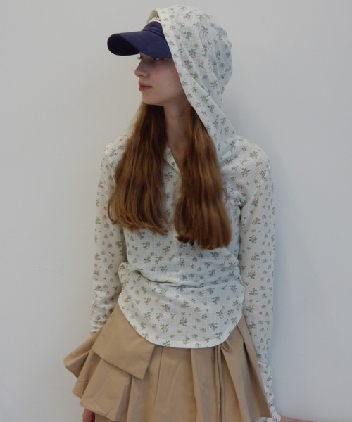 Birthday room（バースデイルーム）の「小花柄サーマルフードロンT/small floral print thermal hooded long t-Shirt（Tシャツ/カットソー・レディース・アイボリー/サックスブルー・FREE）」の10枚目の写真