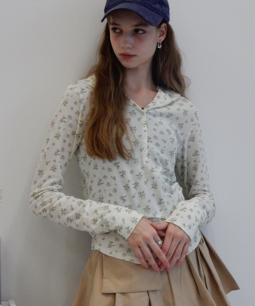 Birthday room（バースデイルーム）の「小花柄サーマルフードロンT/small floral print thermal hooded long t-Shirt（Tシャツ/カットソー・レディース・アイボリー/サックスブルー・FREE）」の13枚目の写真