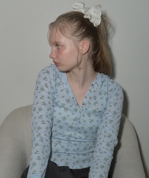 Birthday room(バースデイルーム)の「小花柄サーマルフードロンT/small floral print thermal hooded long t-Shirt(Tシャツ/カットソー・レディース・アイボリー/サックスブルー・FREE)」の20枚目の写真