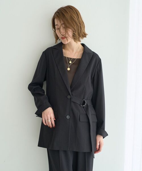 YECCA VECCA（イェッカヴェッカ）の「2wayアシメデザインロングジャケット（テーラードジャケット・レディース・ブラウン/ストライプ・FREE）」の3枚目の写真