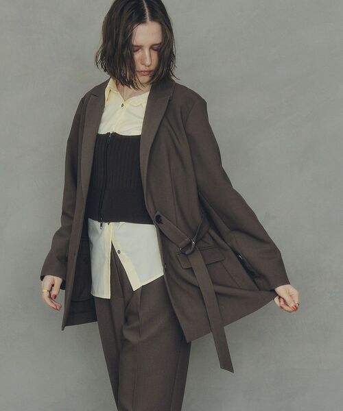 YECCA VECCA（イェッカヴェッカ）の「2wayアシメデザインロングジャケット（テーラードジャケット・レディース・ブラウン/ストライプ・FREE）」の4枚目の写真
