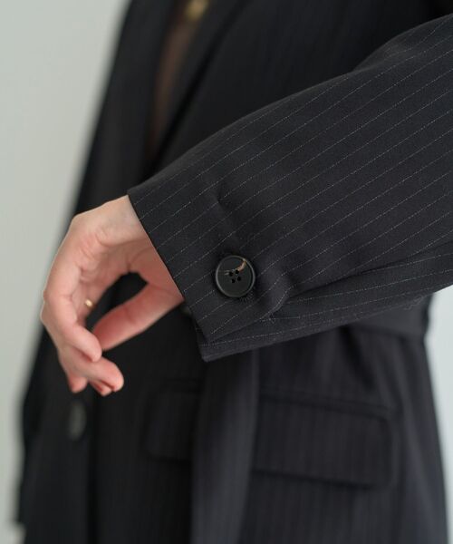 YECCA VECCA（イェッカヴェッカ）の「2wayアシメデザインロングジャケット（テーラードジャケット・レディース・ブラウン/ストライプ・FREE）」の22枚目の写真