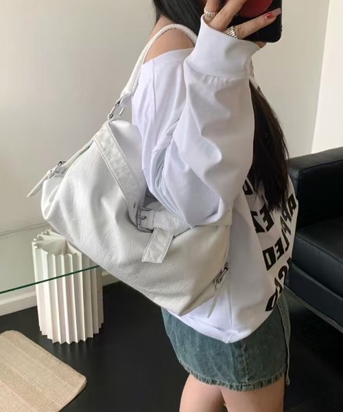 HALEY PESCA（ヘーリーペスカ）の「HALEY PESCA/【大容量&２Way】ヴィンテージ　ベルトデザインショルダーバッグ（ショルダーバッグ・レディース・ホワイト/ブラック/シルバー・FREE）」の7枚目の写真