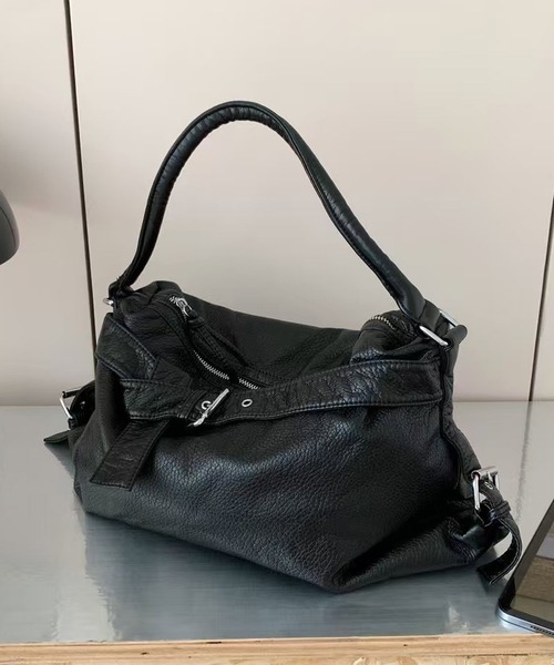 HALEY PESCA（ヘーリーペスカ）の「HALEY PESCA/【大容量&２Way】ヴィンテージ　ベルトデザインショルダーバッグ（ショルダーバッグ・レディース・ホワイト/ブラック/シルバー・FREE）」の9枚目の写真