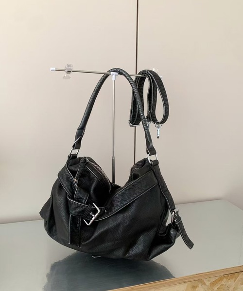 HALEY PESCA（ヘーリーペスカ）の「HALEY PESCA/【大容量&２Way】ヴィンテージ　ベルトデザインショルダーバッグ（ショルダーバッグ・レディース・ホワイト/ブラック/シルバー・FREE）」の11枚目の写真