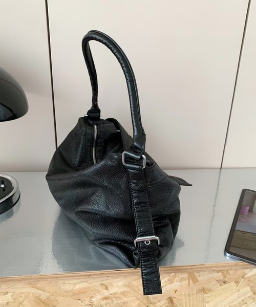 HALEY PESCA（ヘーリーペスカ）の「HALEY PESCA/【大容量&２Way】ヴィンテージ　ベルトデザインショルダーバッグ（ショルダーバッグ・レディース・ホワイト/ブラック/シルバー・FREE）」の12枚目の写真