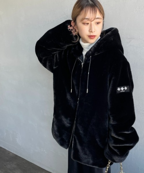 美品 タトラス ブルゾン フード ブラック 03 近年モデル TATRAS/タトラス] BOMOS フーデッドファーブルゾン（ブルゾン