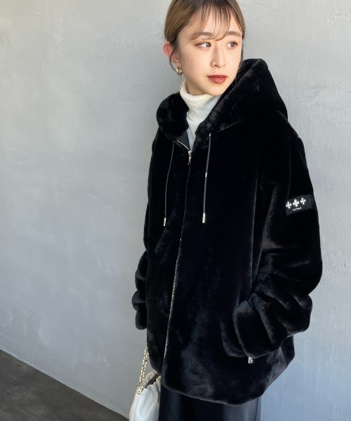 TATRAS（タトラス）の「[TATRAS/タトラス] BOMOS フーデッドファーブルゾン（ブルゾン・レディース・ライトグレー/ブラック・3/2/4）」の8枚目の写真