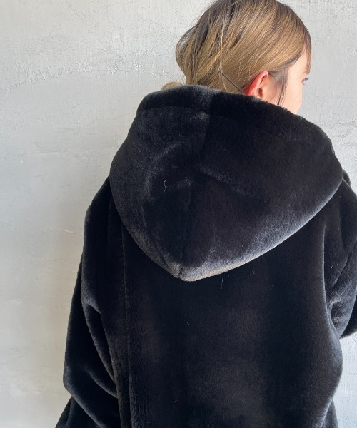 TATRAS（タトラス）の「[TATRAS/タトラス] BOMOS フーデッドファーブルゾン（ブルゾン・レディース・ライトグレー/ブラック・3/2/4）」の21枚目の写真