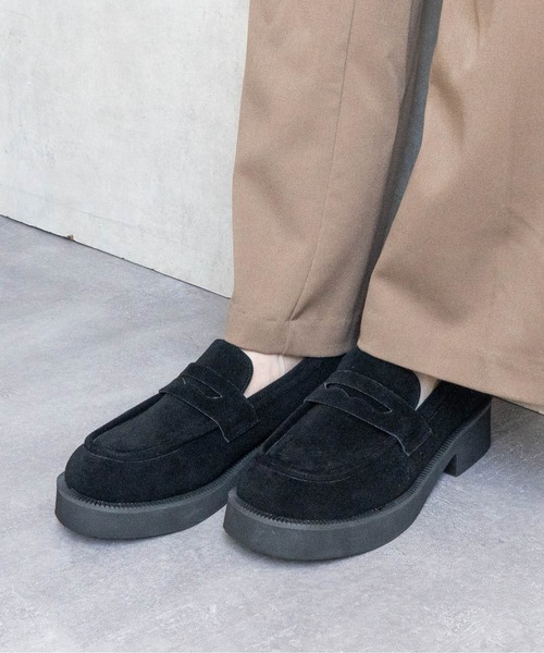 Fabby fabby(ファビィーファビィー)の「プレーンコインローファーシューズ(ローファー・レディース・ブラック/ブラック系その他/ブラウン系その他2/ブラック系その他2・SMALL/LARGE/MEDIUM)」の1枚目の写真