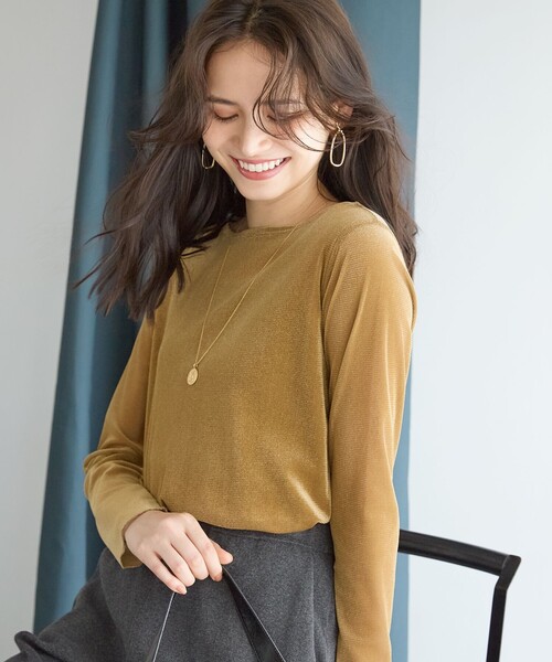 23区(ニジュウサンク)の「【SLOW/一部店舗限定】ブラッシュドチュール メッシュベロア カットソー(Tシャツ/カットソー・レディース・グレー系/黄土色系/ベージュ系・40/38)」の1枚目の写真