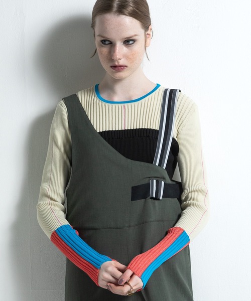 AULA AILA(アウラアイラ)の「ベアトップレイヤードニット(ニット/セーター・レディース・オフホワイト/ブラック/ラベンダー/イエロー・0)」の1枚目の写真