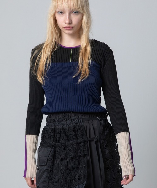 AULA AILA(アウラアイラ)の「ベアトップレイヤードニット(ニット/セーター・レディース・オフホワイト/ブラック/ラベンダー/イエロー・0)」の2枚目の写真