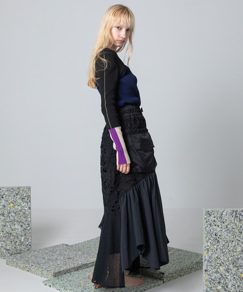 AULA AILA(アウラアイラ)の「ベアトップレイヤードニット(ニット/セーター・レディース・オフホワイト/ブラック/ラベンダー/イエロー・0)」の8枚目の写真