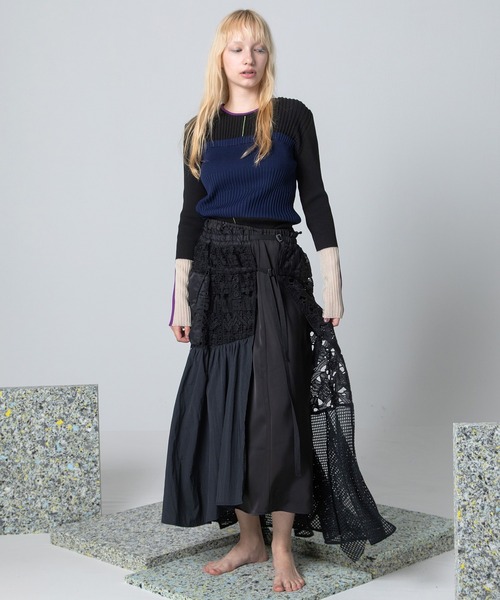 AULA AILA(アウラアイラ)の「ベアトップレイヤードニット(ニット/セーター・レディース・オフホワイト/ブラック/ラベンダー/イエロー・0)」の9枚目の写真