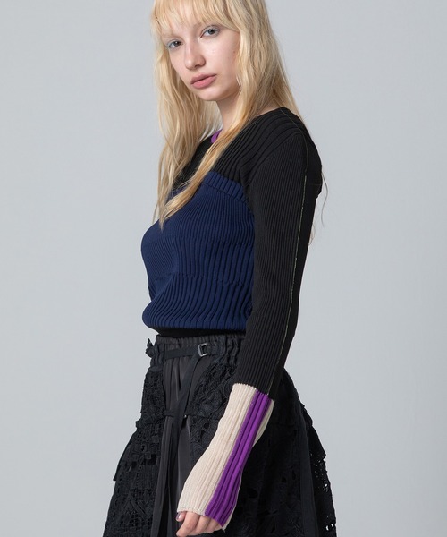 AULA AILA(アウラアイラ)の「ベアトップレイヤードニット(ニット/セーター・レディース・オフホワイト/ブラック/ラベンダー/イエロー・0)」の6枚目の写真