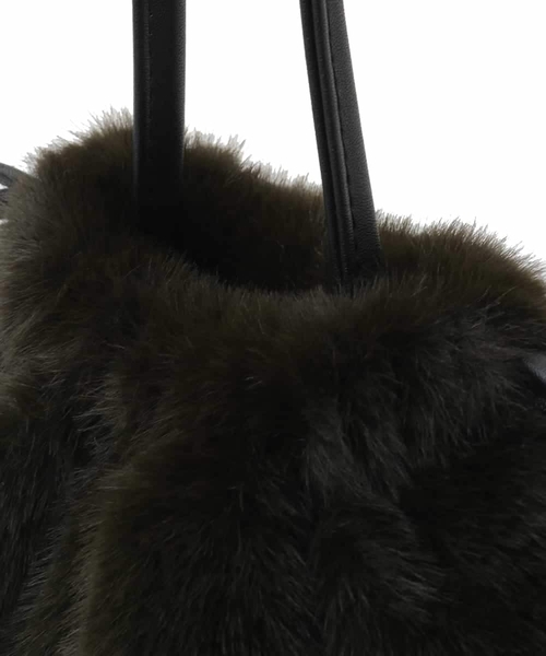 a.v.v（アーヴェヴェ）の「ファー巾着ショルダーバッグ（ショルダーバッグ・レディース・アイボリー/カーキ/ボルドー・38）」の14枚目の写真