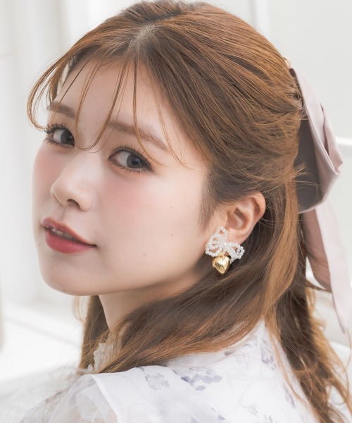 couture BY ROJITA(クチュールバイロジータ)の「パールリボンハートイヤリング(イヤリング・レディース・ゴールド・FREE)」の3枚目の写真