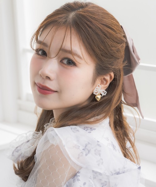 couture BY ROJITA(クチュールバイロジータ)の「パールリボンハートイヤリング(イヤリング・レディース・ゴールド・FREE)」の7枚目の写真